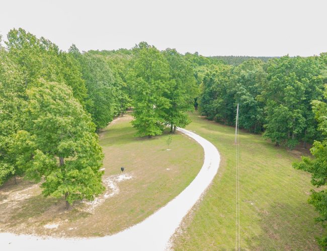 By submitting this image to Realtracs Inc, the User grants to Realtracs Inc an unrestricted license to use the image in compilations of properties and in other ways authorized by the Board of Directors.