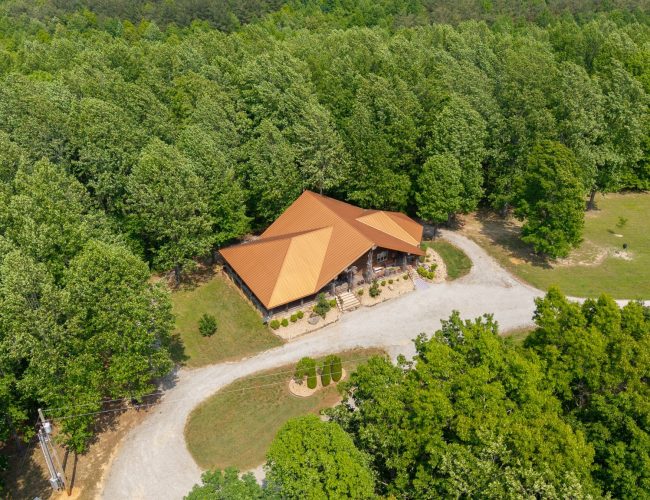 By submitting this image to Realtracs Inc, the User grants to Realtracs Inc an unrestricted license to use the image in compilations of properties and in other ways authorized by the Board of Directors.