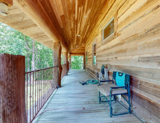 By submitting this image to Realtracs Inc, the User grants to Realtracs Inc an unrestricted license to use the image in compilations of properties and in other ways authorized by the Board of Directors.