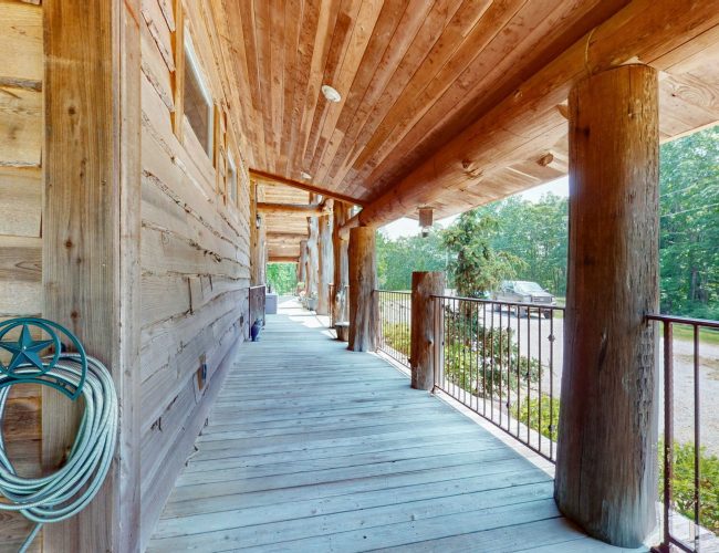By submitting this image to Realtracs Inc, the User grants to Realtracs Inc an unrestricted license to use the image in compilations of properties and in other ways authorized by the Board of Directors.