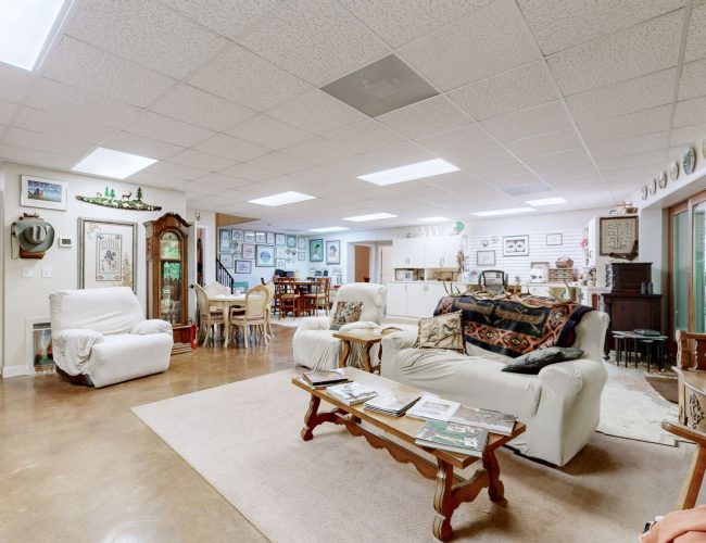 By submitting this image to Realtracs Inc, the User grants to Realtracs Inc an unrestricted license to use the image in compilations of properties and in other ways authorized by the Board of Directors.