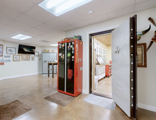 By submitting this image to Realtracs Inc, the User grants to Realtracs Inc an unrestricted license to use the image in compilations of properties and in other ways authorized by the Board of Directors.