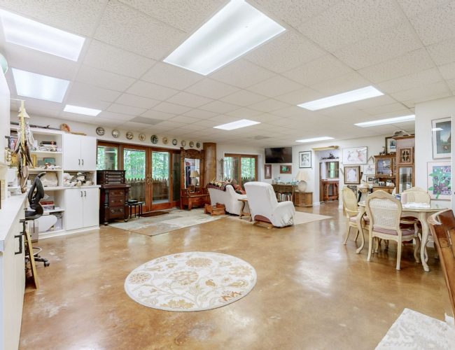 By submitting this image to Realtracs Inc, the User grants to Realtracs Inc an unrestricted license to use the image in compilations of properties and in other ways authorized by the Board of Directors.