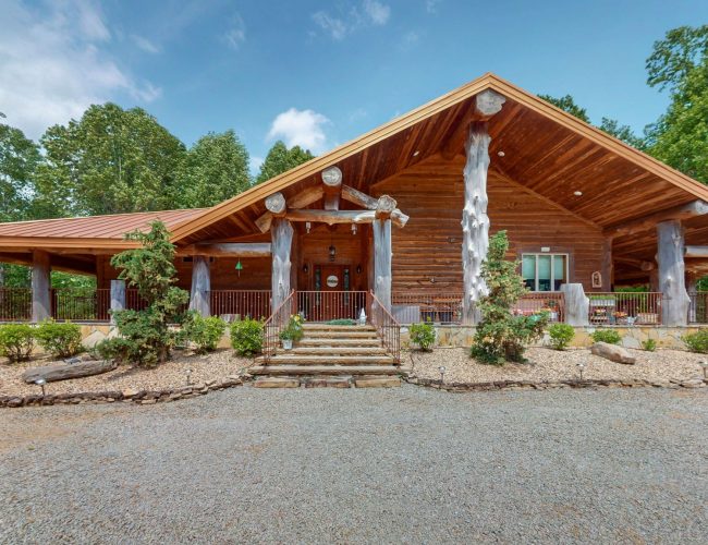 By submitting this image to Realtracs Inc, the User grants to Realtracs Inc an unrestricted license to use the image in compilations of properties and in other ways authorized by the Board of Directors.