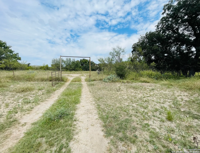 2f6f5362e5d09b1a59a5b26d14d75dd7-uncropped_scaled_within_1536_1152