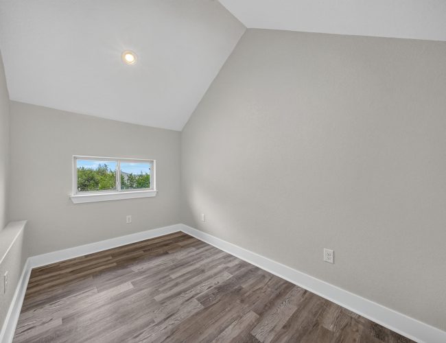 511 Elm Trail-32